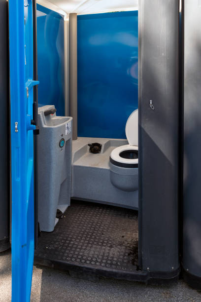 Best Wedding porta potty rental  in Charlotte Park, FL